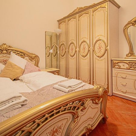 The Grand Royal 3Bdr Heart Of Old Town Appartement Praag Buitenkant foto