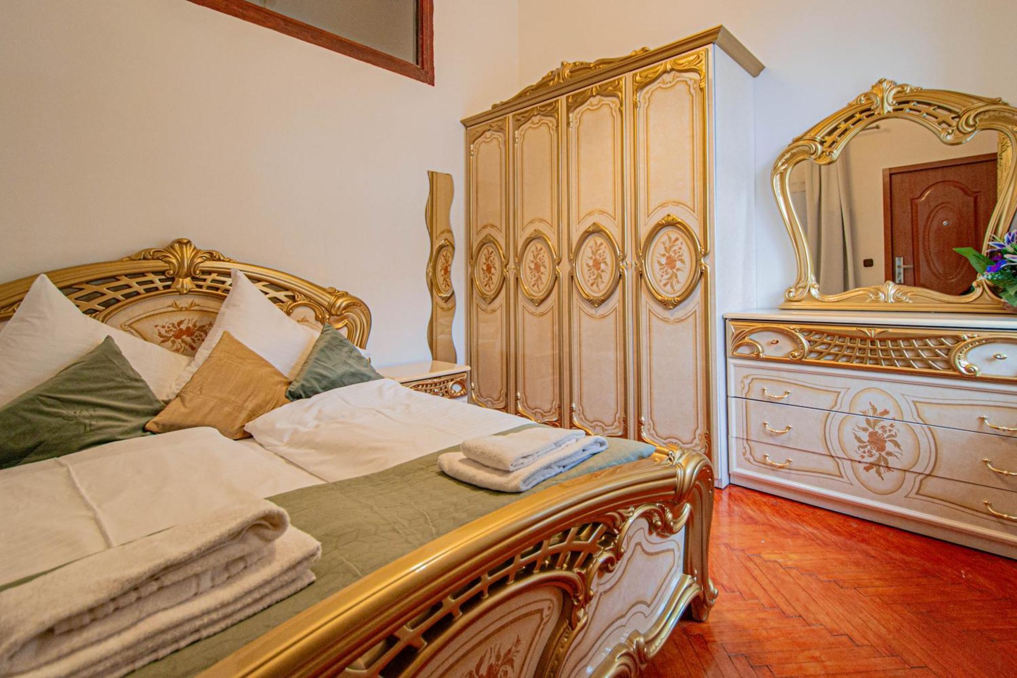 The Grand Royal 3Bdr Heart Of Old Town Appartement Praag Buitenkant foto